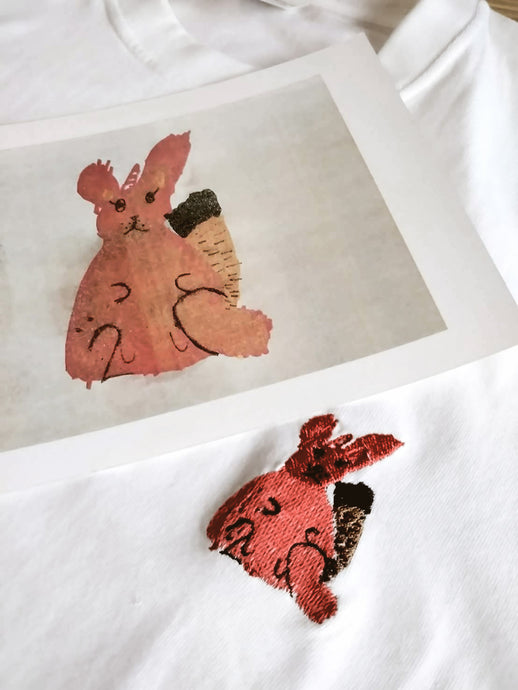 かわいいウサギ。水彩画が素敵なイラストをワンポイント刺繍Tシャツに